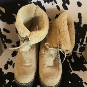 Blondo made in Canada Genuine Sheep Shearling Winter Boots..